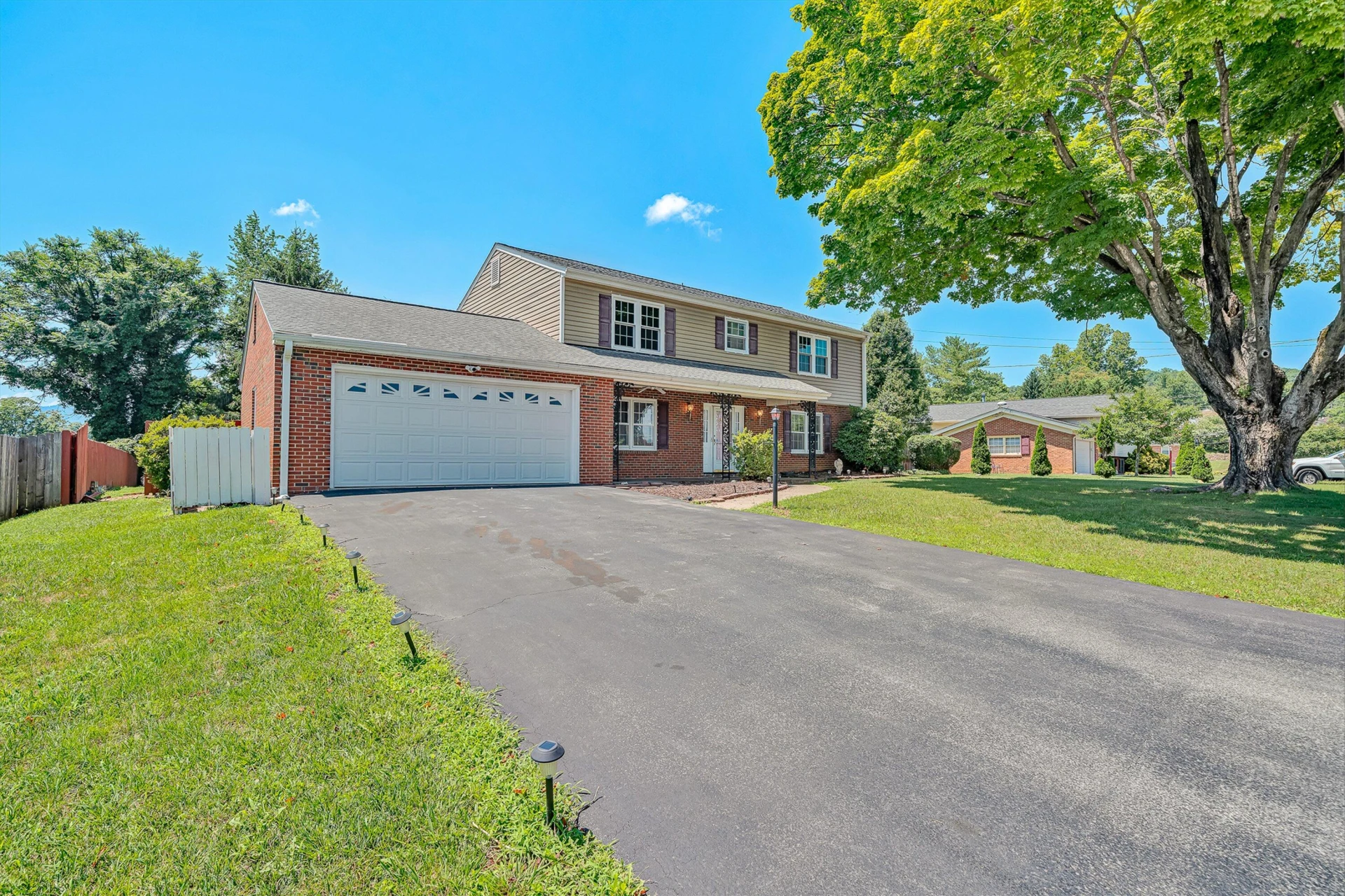 5240 Luwana DR - Photo 2