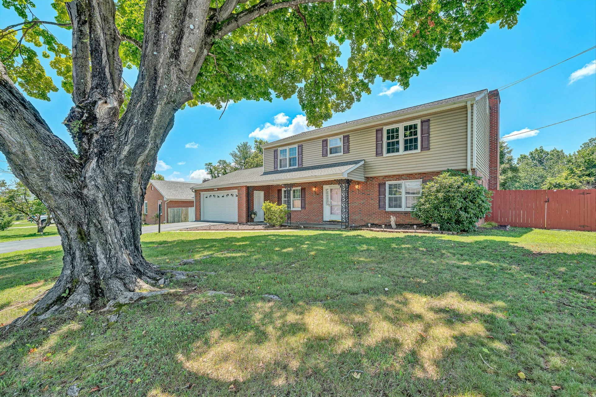 5240 Luwana DR - Photo 3