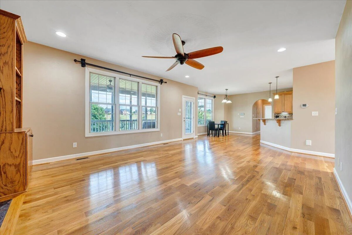 31 Fairway CT - Photo 13