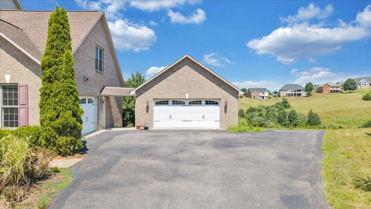 31 Fairway CT - Photo 14