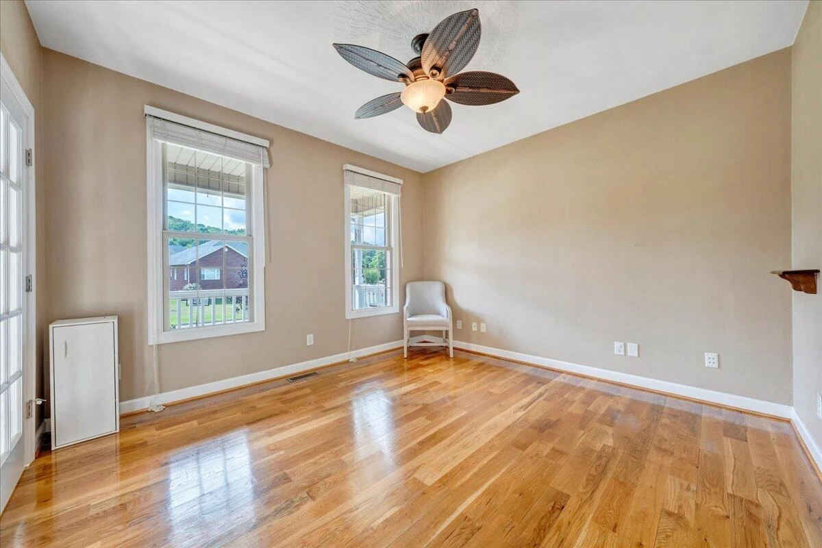 31 Fairway CT - Photo 8