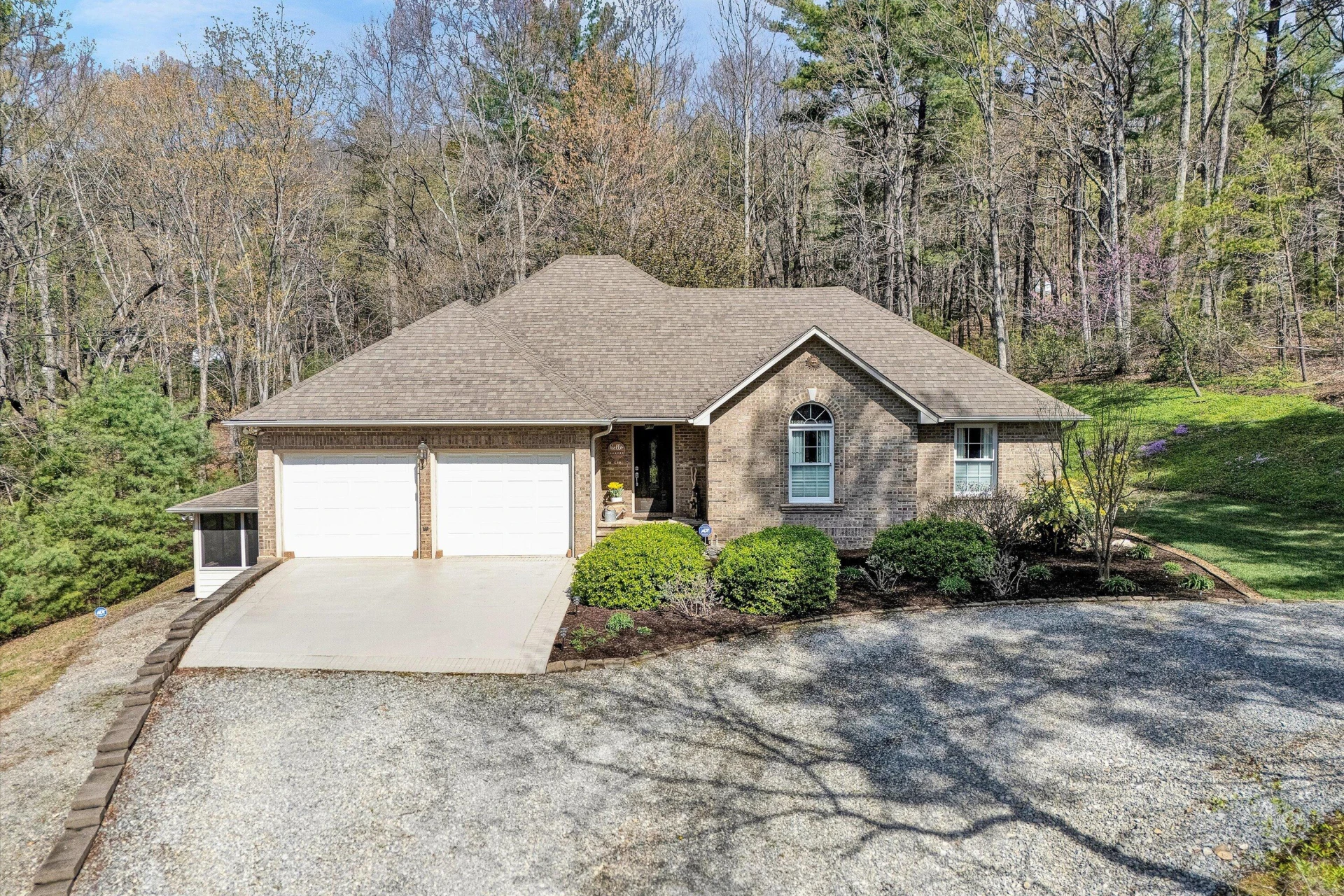 499 Cahas LN