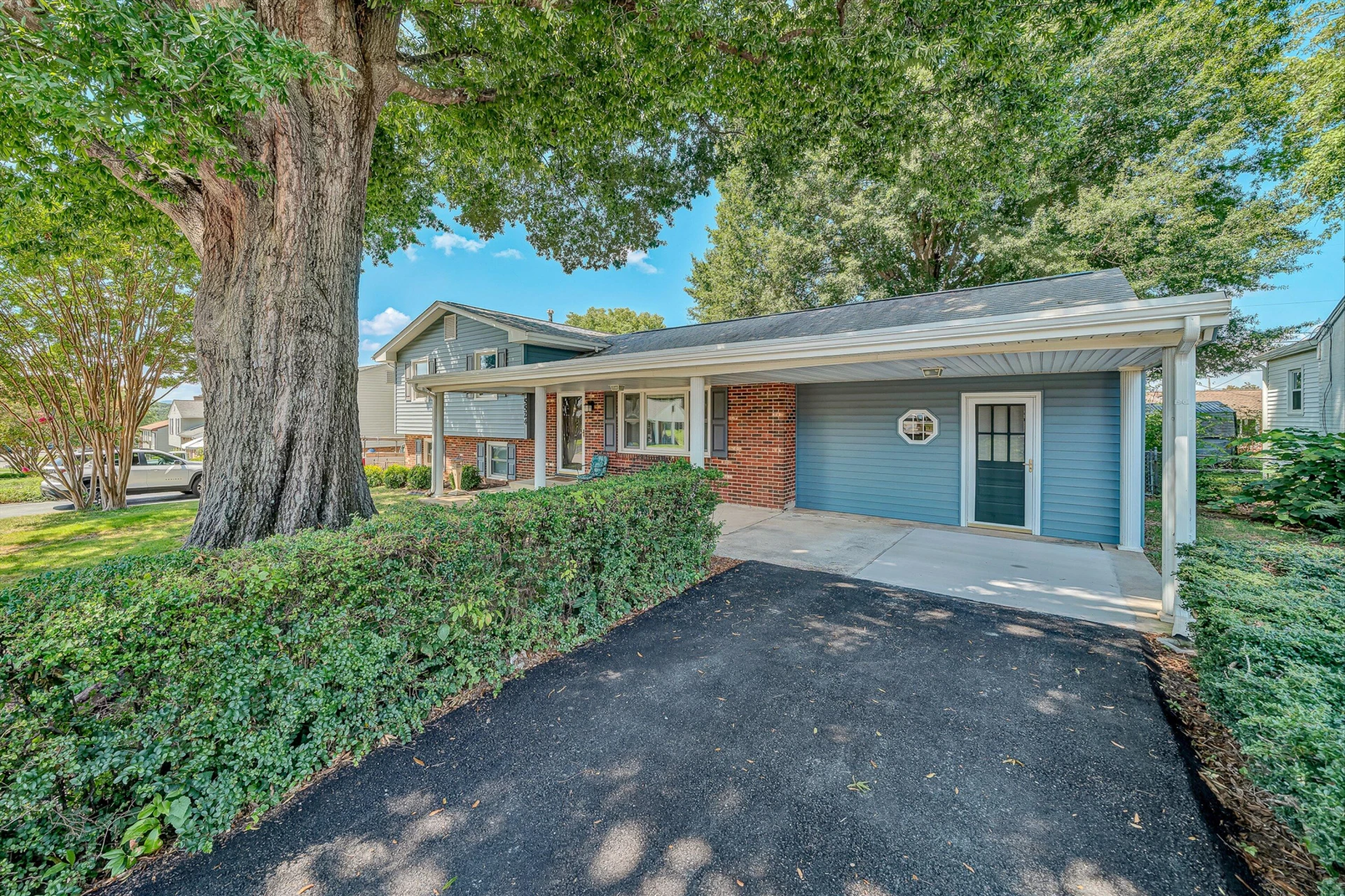 5524 Capito ST - Photo 2