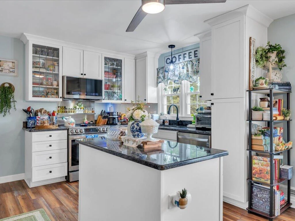 21 Thomas RD - Photo 13