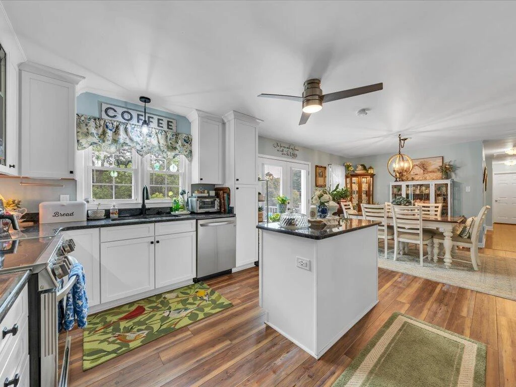 21 Thomas RD - Photo 14