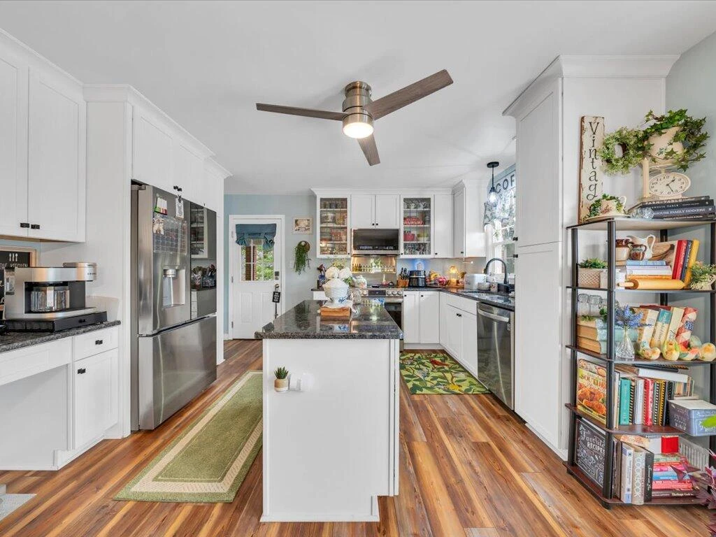 21 Thomas RD - Photo 18