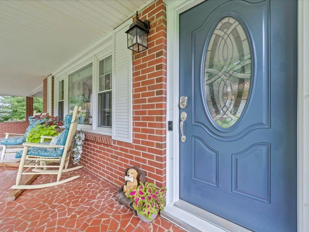 21 Thomas RD - Photo 2