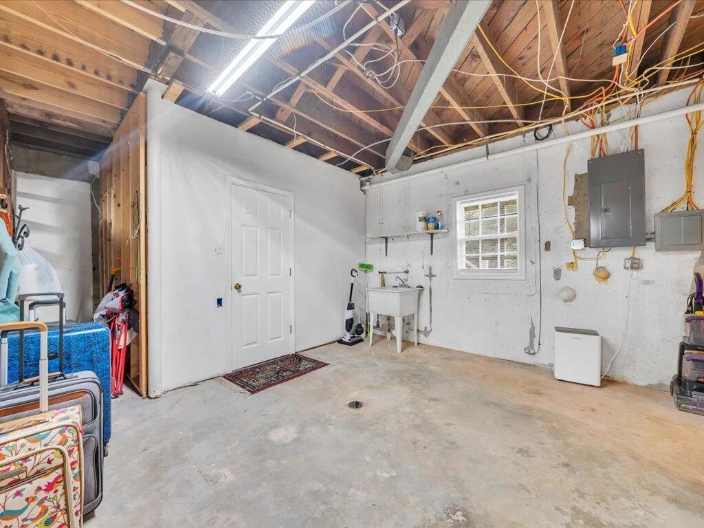21 Thomas RD - Photo 34
