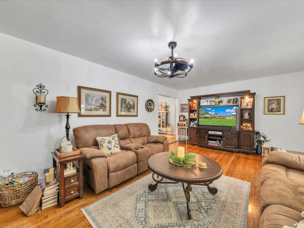 21 Thomas RD - Photo 7