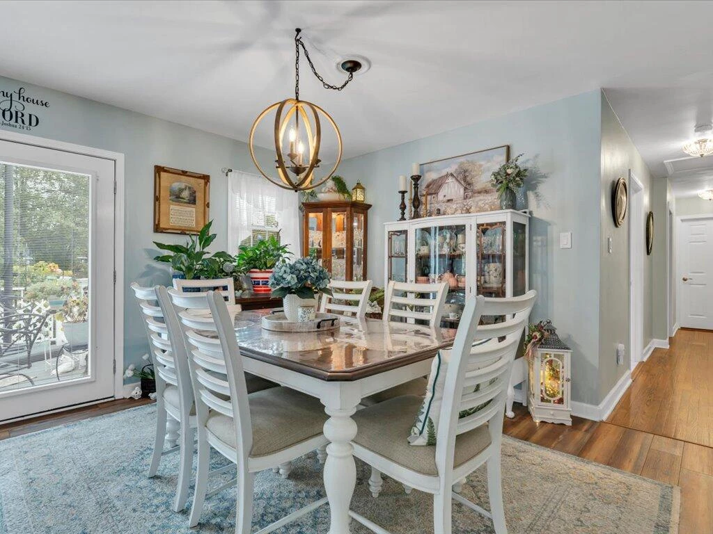21 Thomas RD - Photo 9