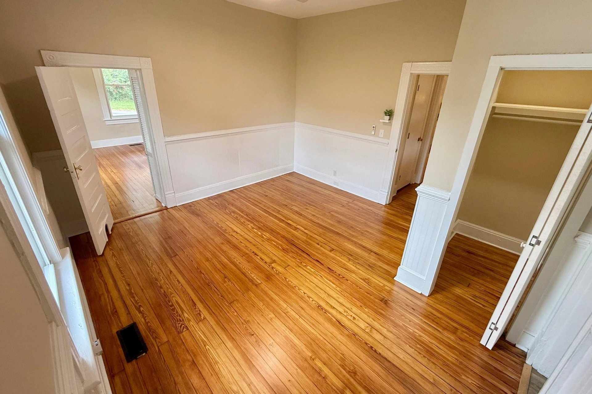 2225 Sabine AVE - Photo 12