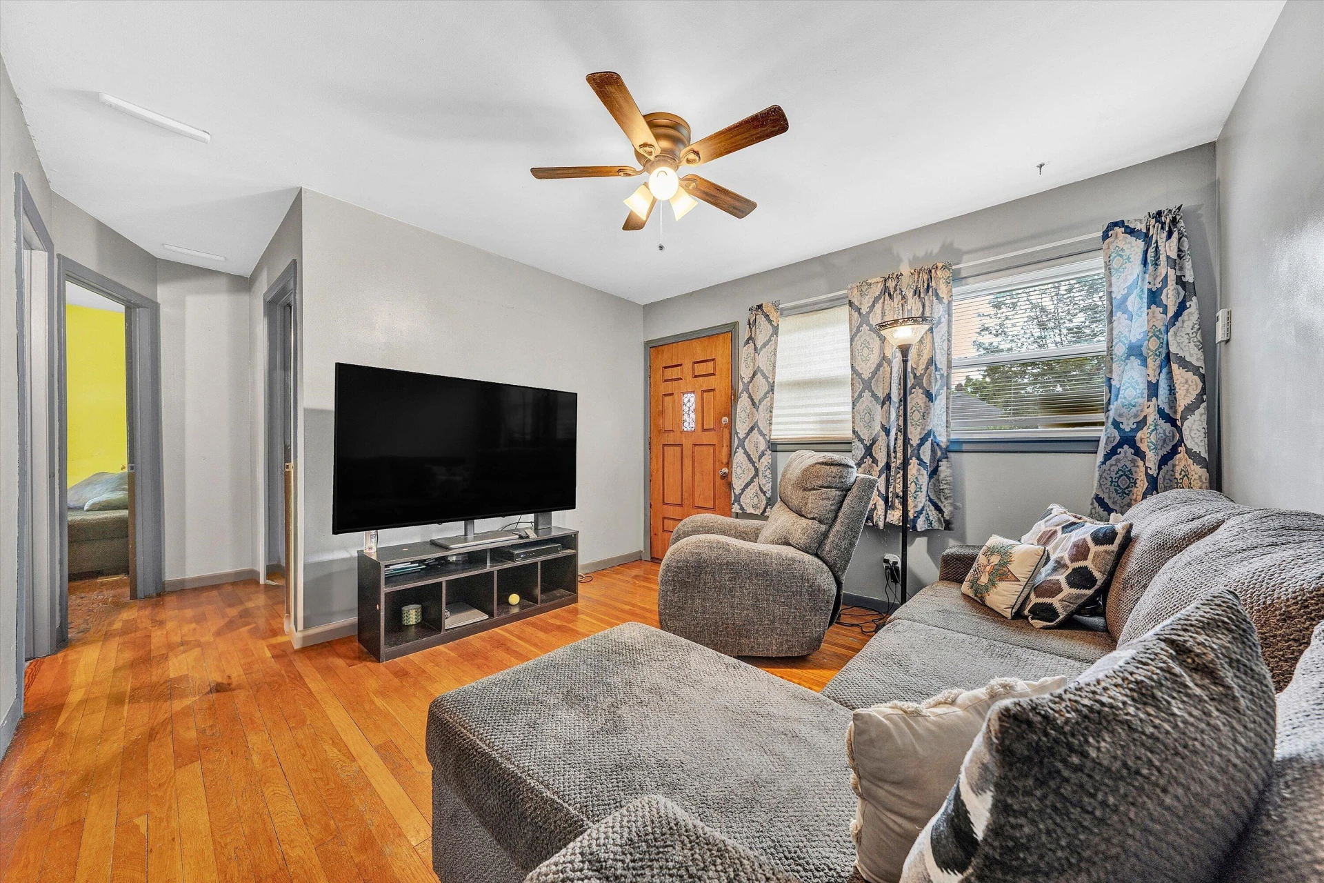 2252 Kenwood BLVD SE - Photo 6