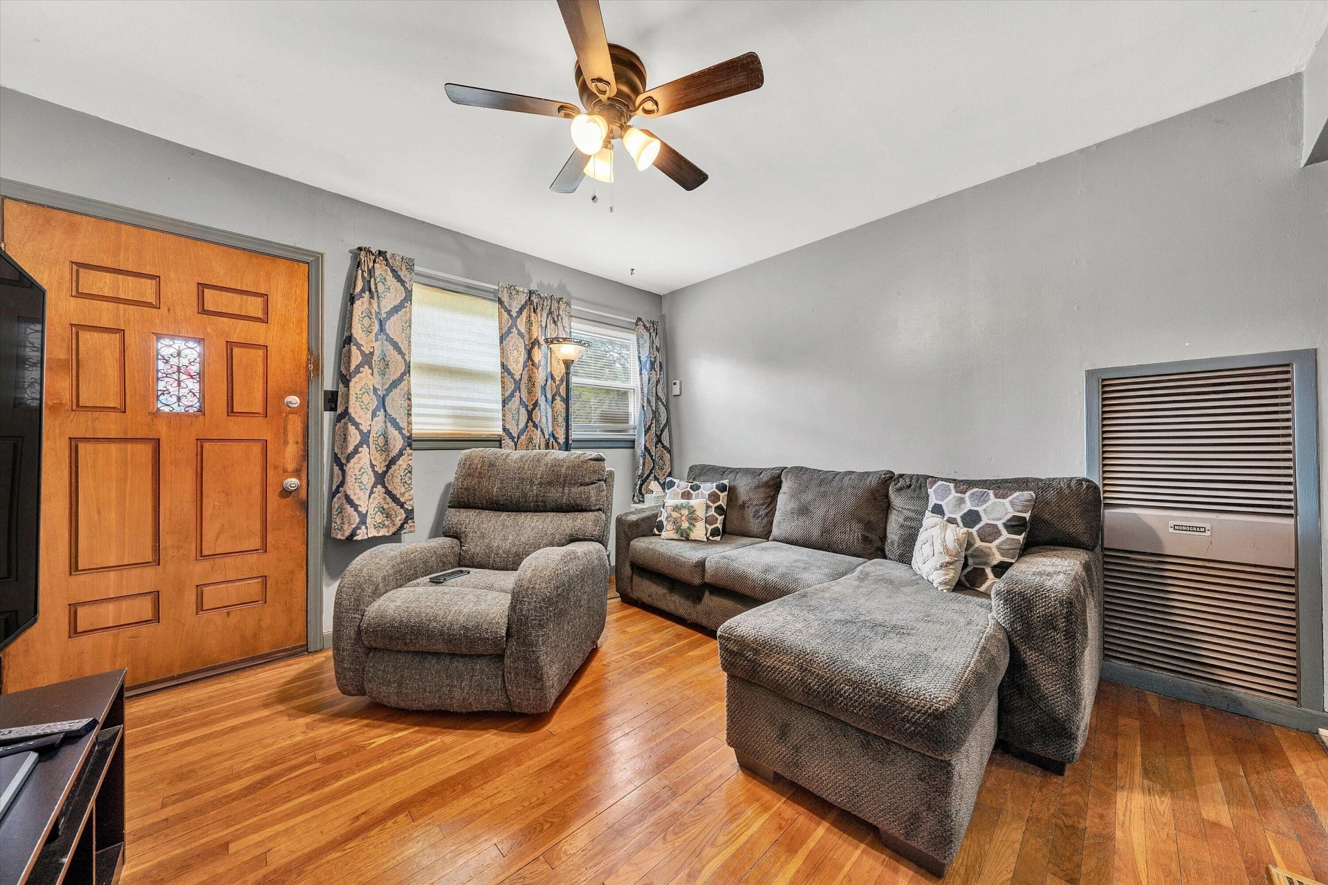 2252 Kenwood BLVD SE - Photo 7