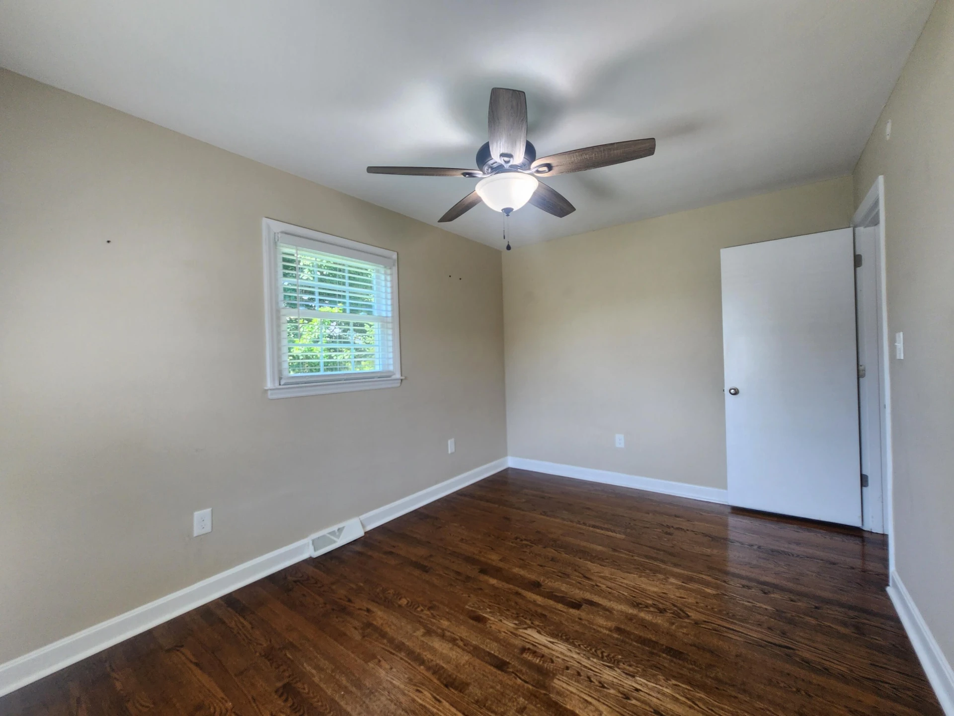 1062 Blandford AVE - Photo 12
