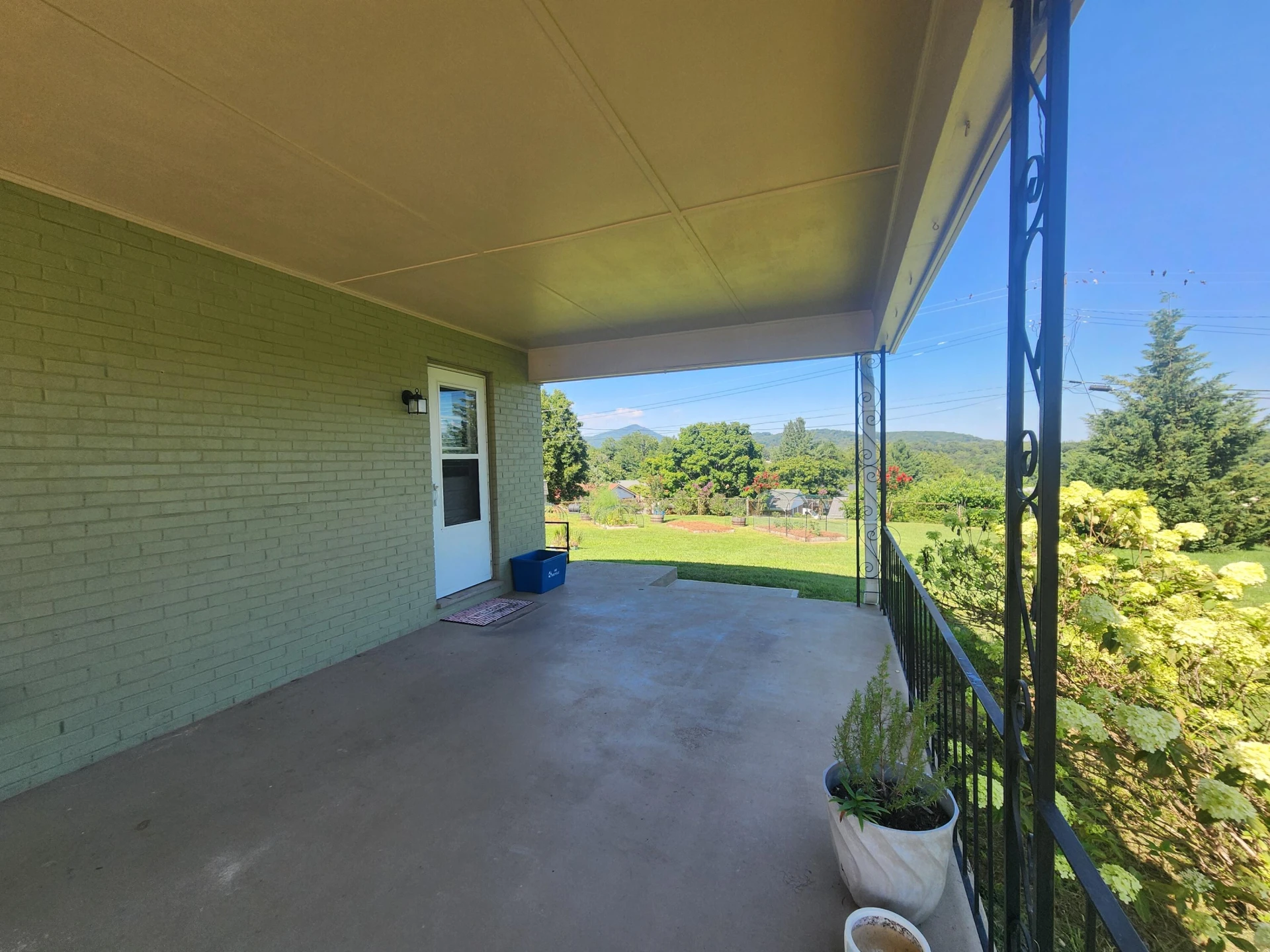 1062 Blandford AVE - Photo 3