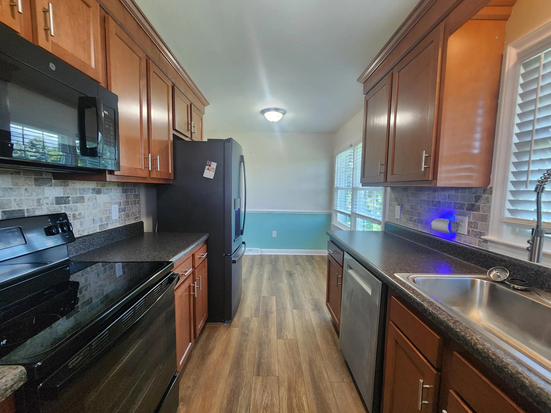 1062 Blandford AVE - Photo 7