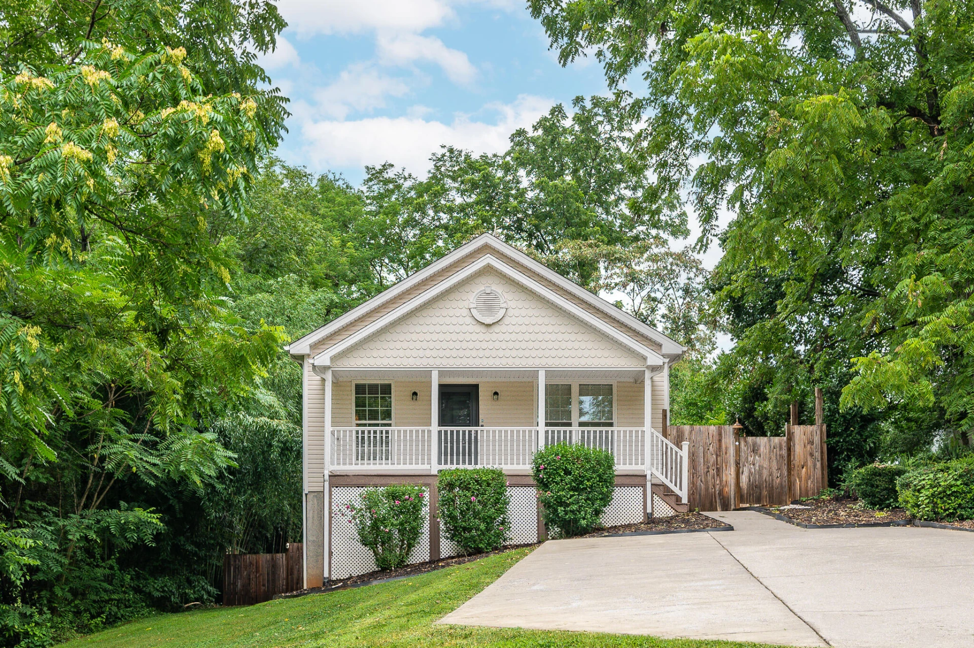 1533 Liggates RD