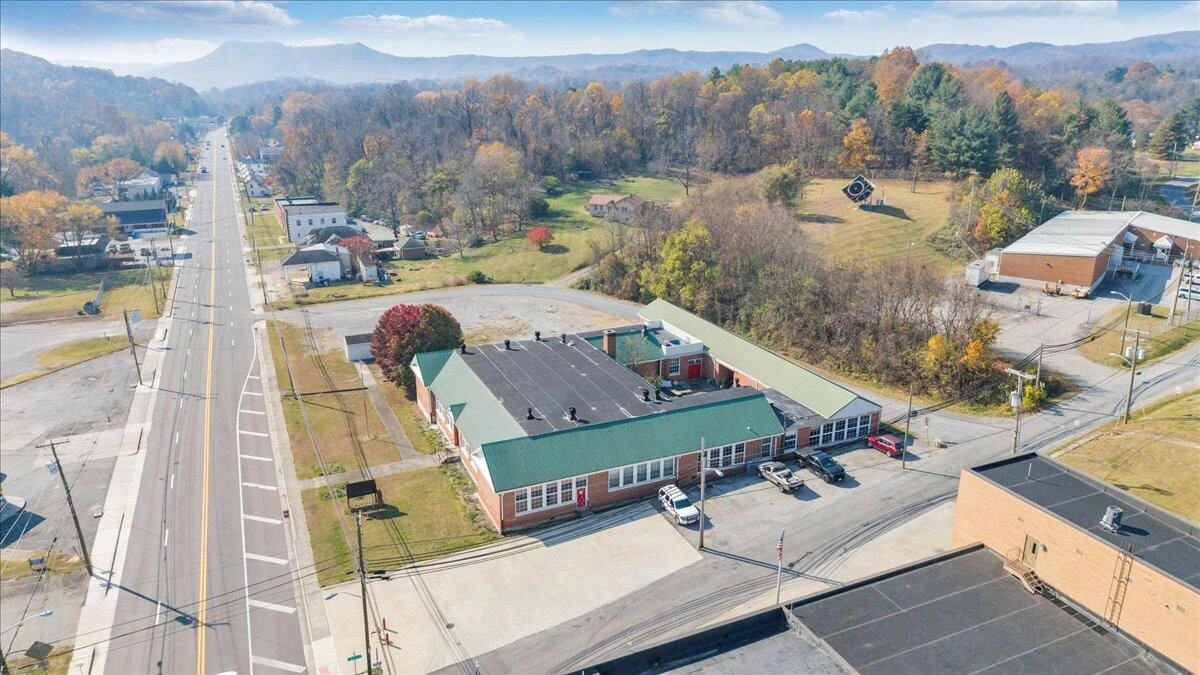 84 School DR - Photo 32
