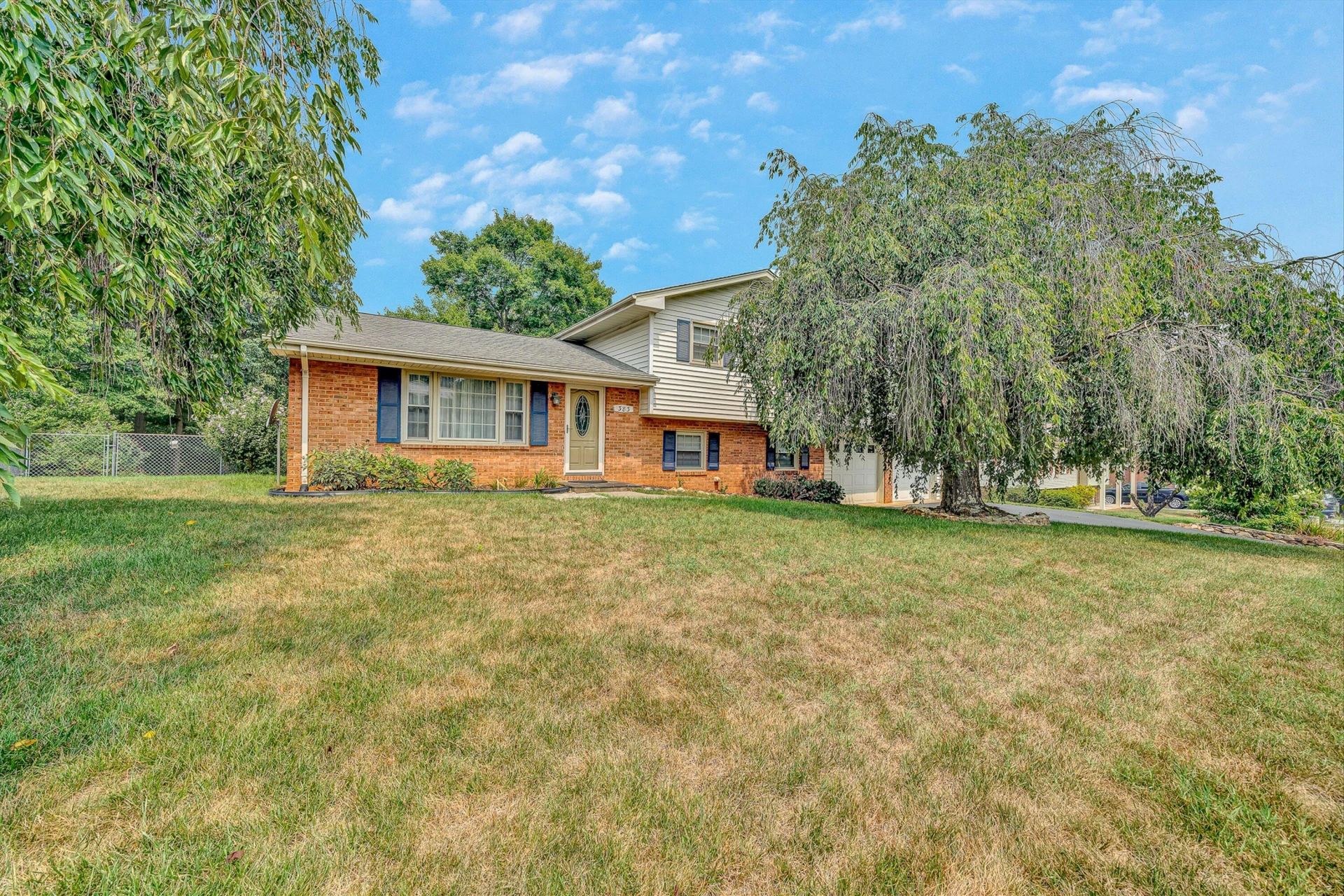 383 Knollwood DR - Photo 2