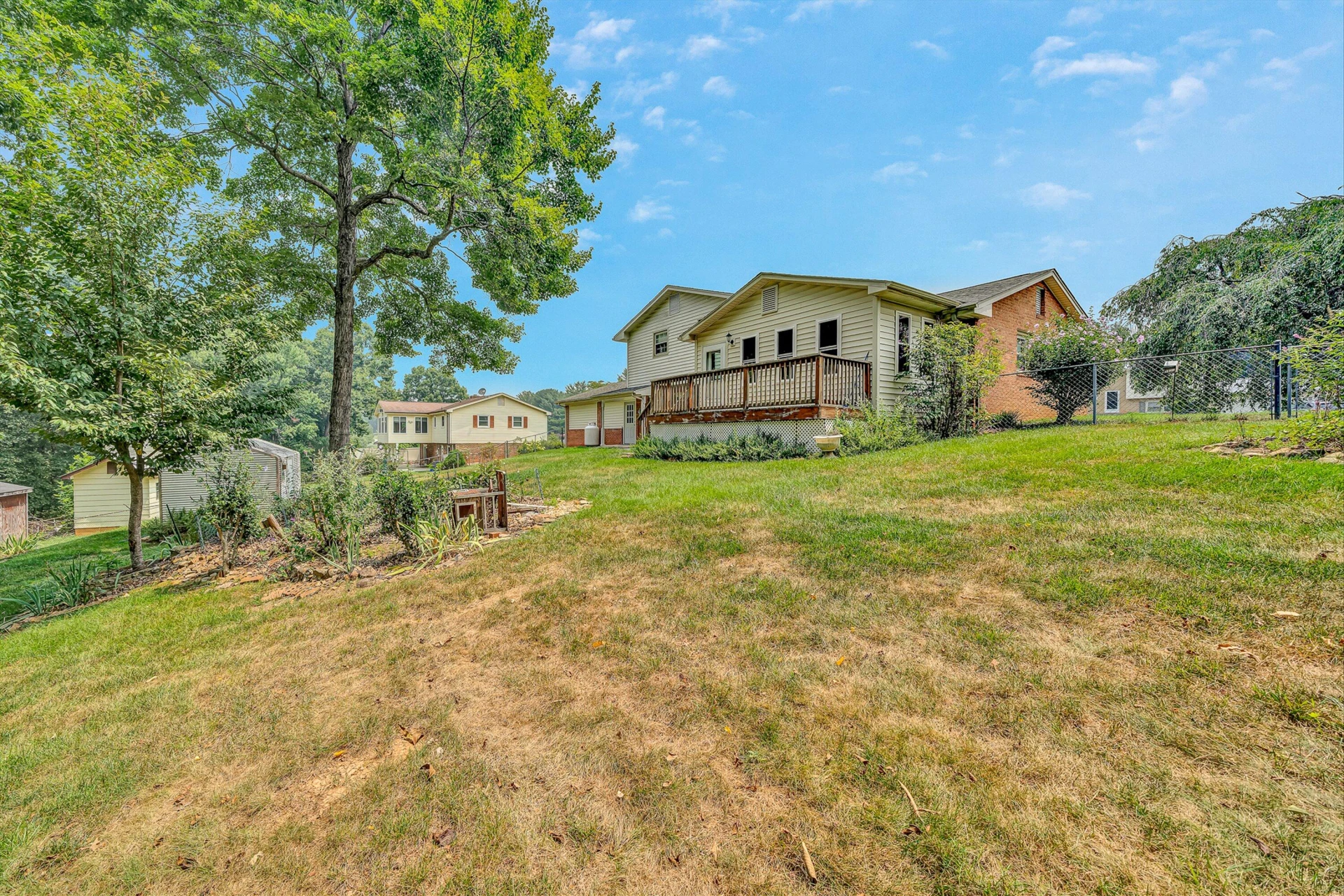 383 Knollwood DR - Photo 31