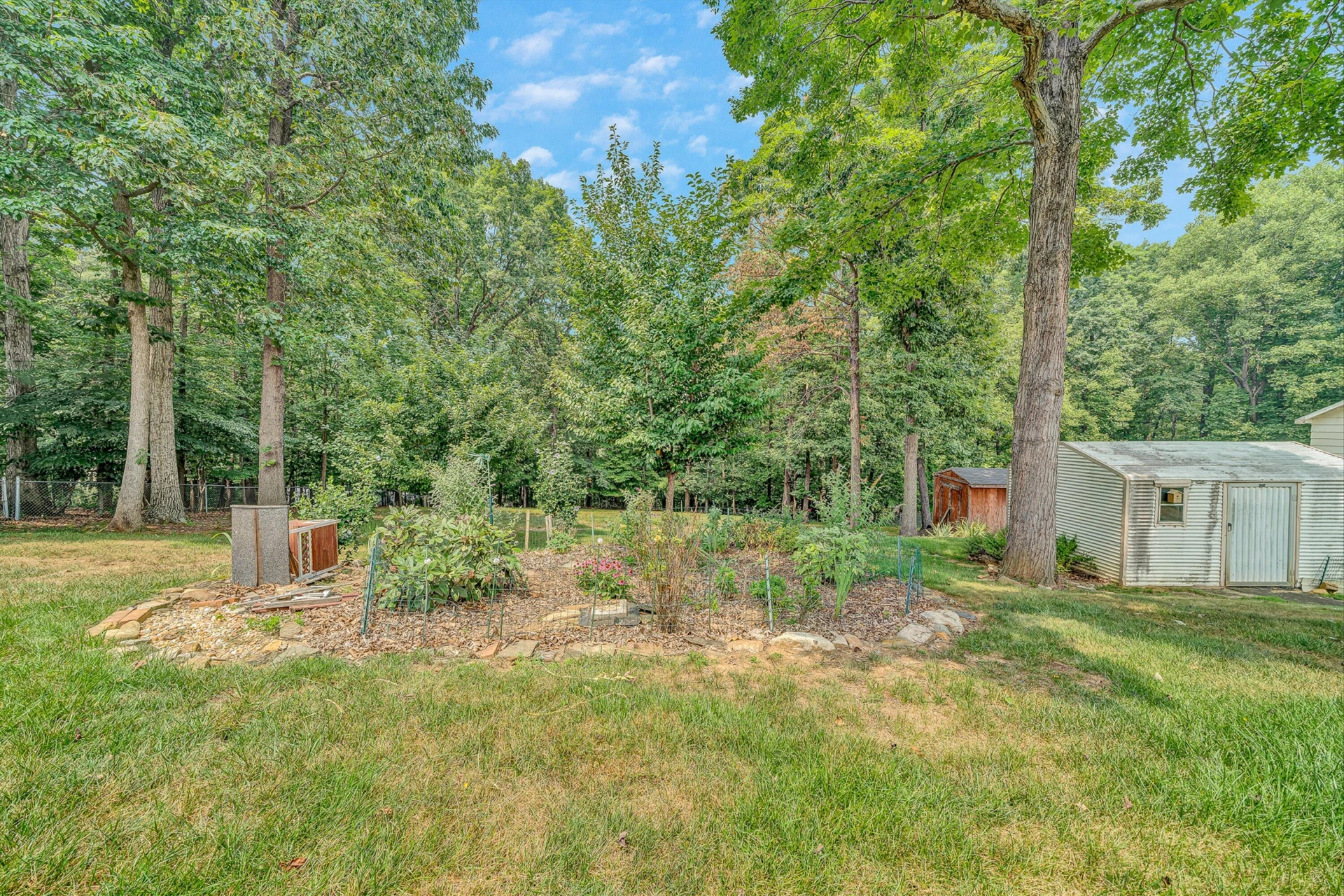 383 Knollwood DR - Photo 33