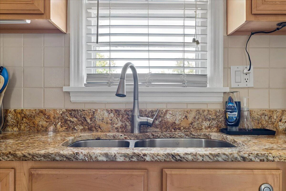 2774 Westhampton AVE SW - Photo 11