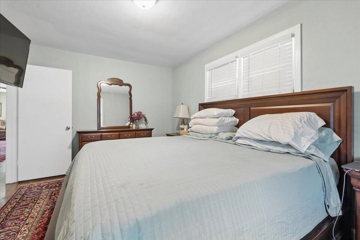 2774 Westhampton AVE SW - Photo 18