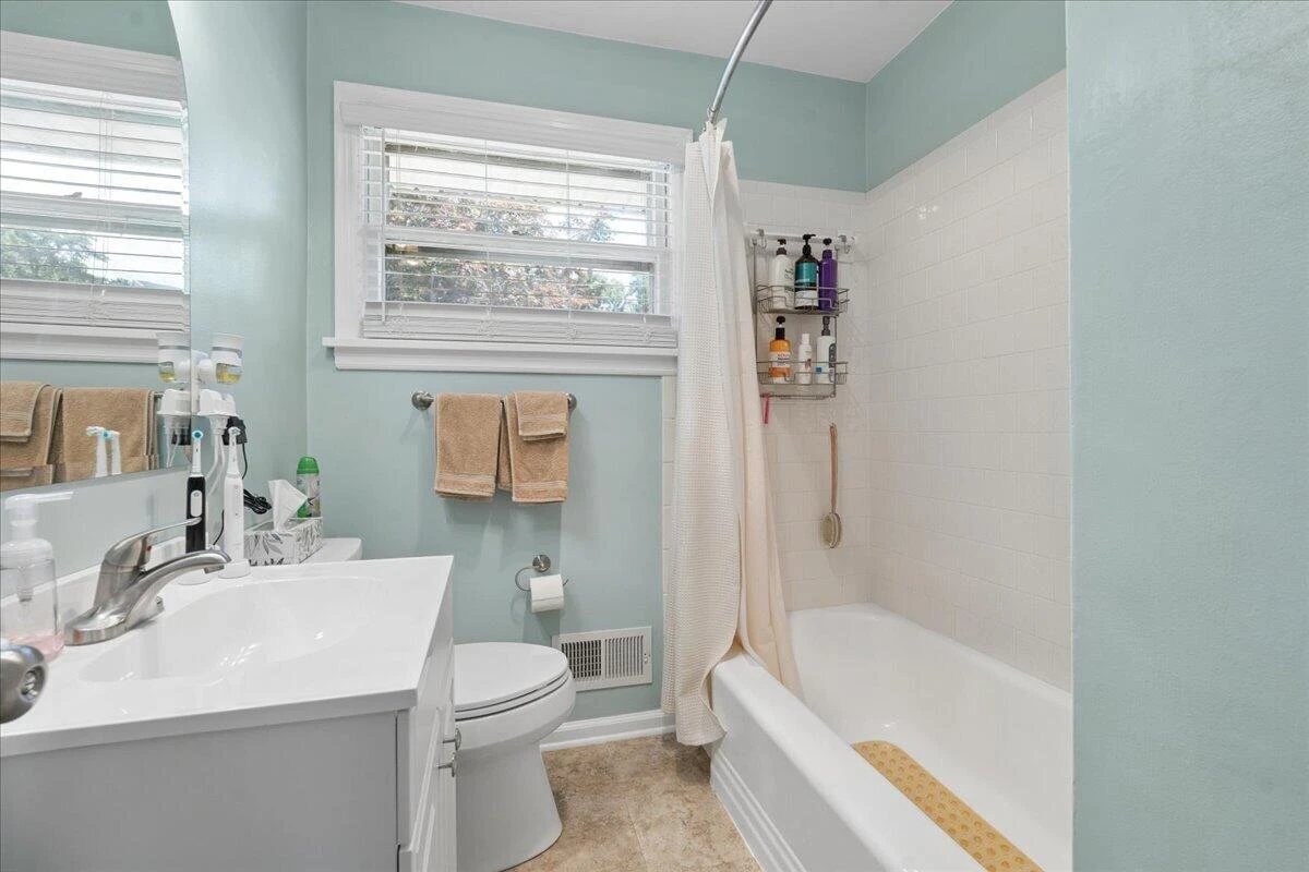 2774 Westhampton AVE SW - Photo 21