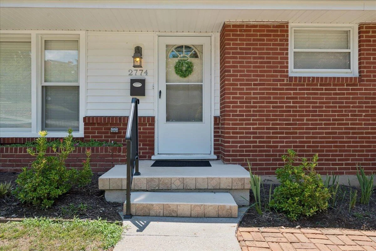 2774 Westhampton AVE SW - Photo 3