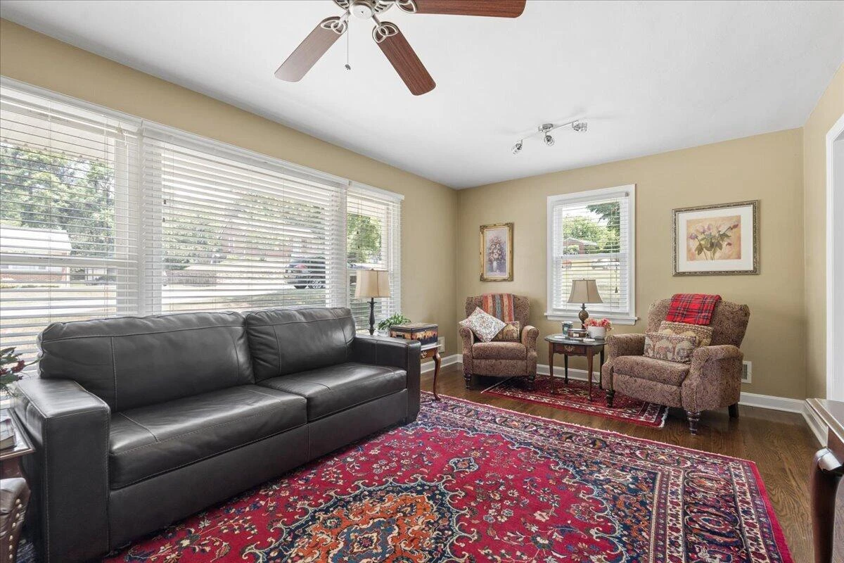 2774 Westhampton AVE SW - Photo 5
