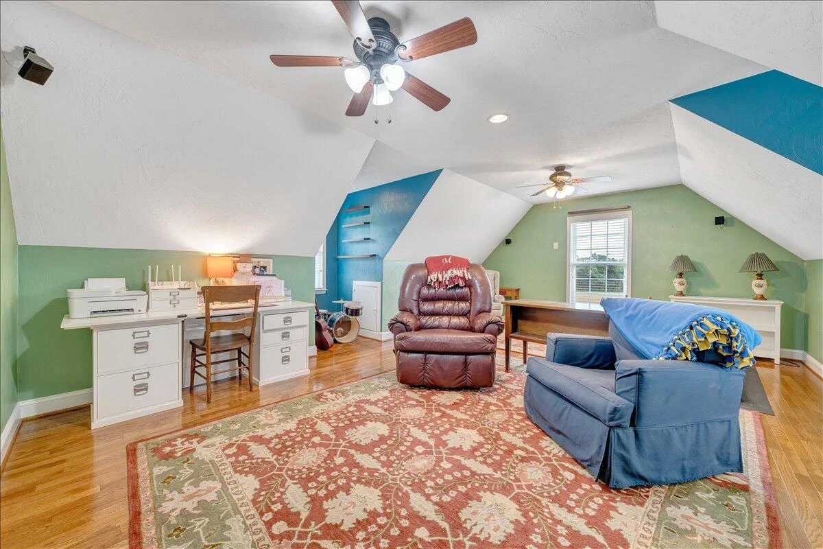 275 Creighton DR - Photo 32