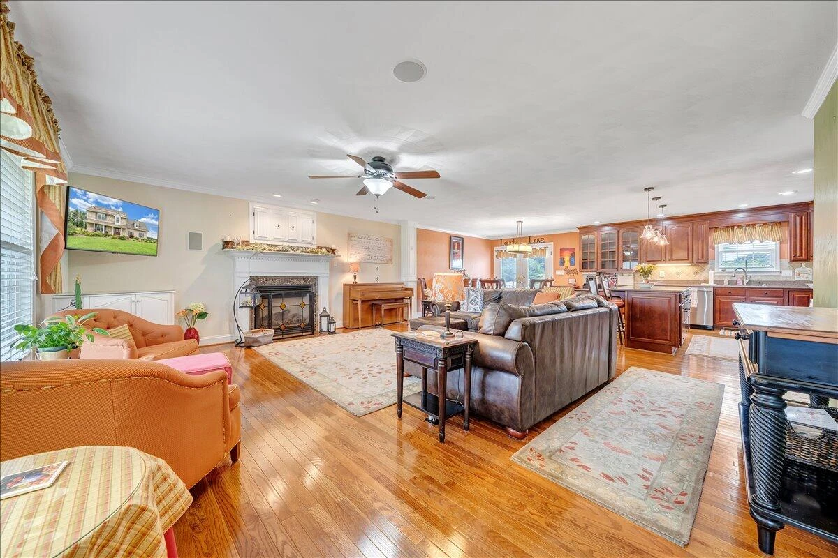 275 Creighton DR - Photo 4