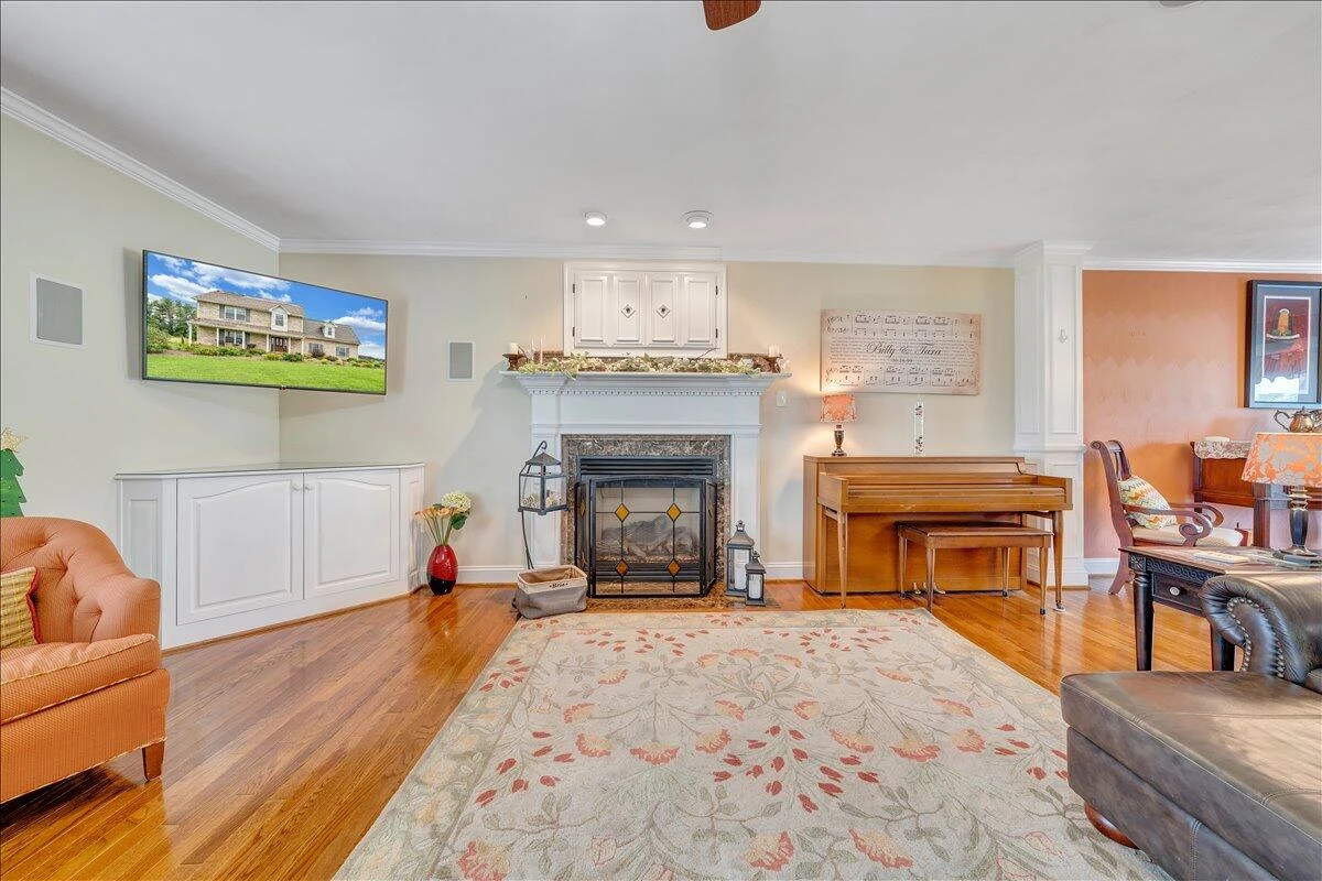 275 Creighton DR - Photo 6