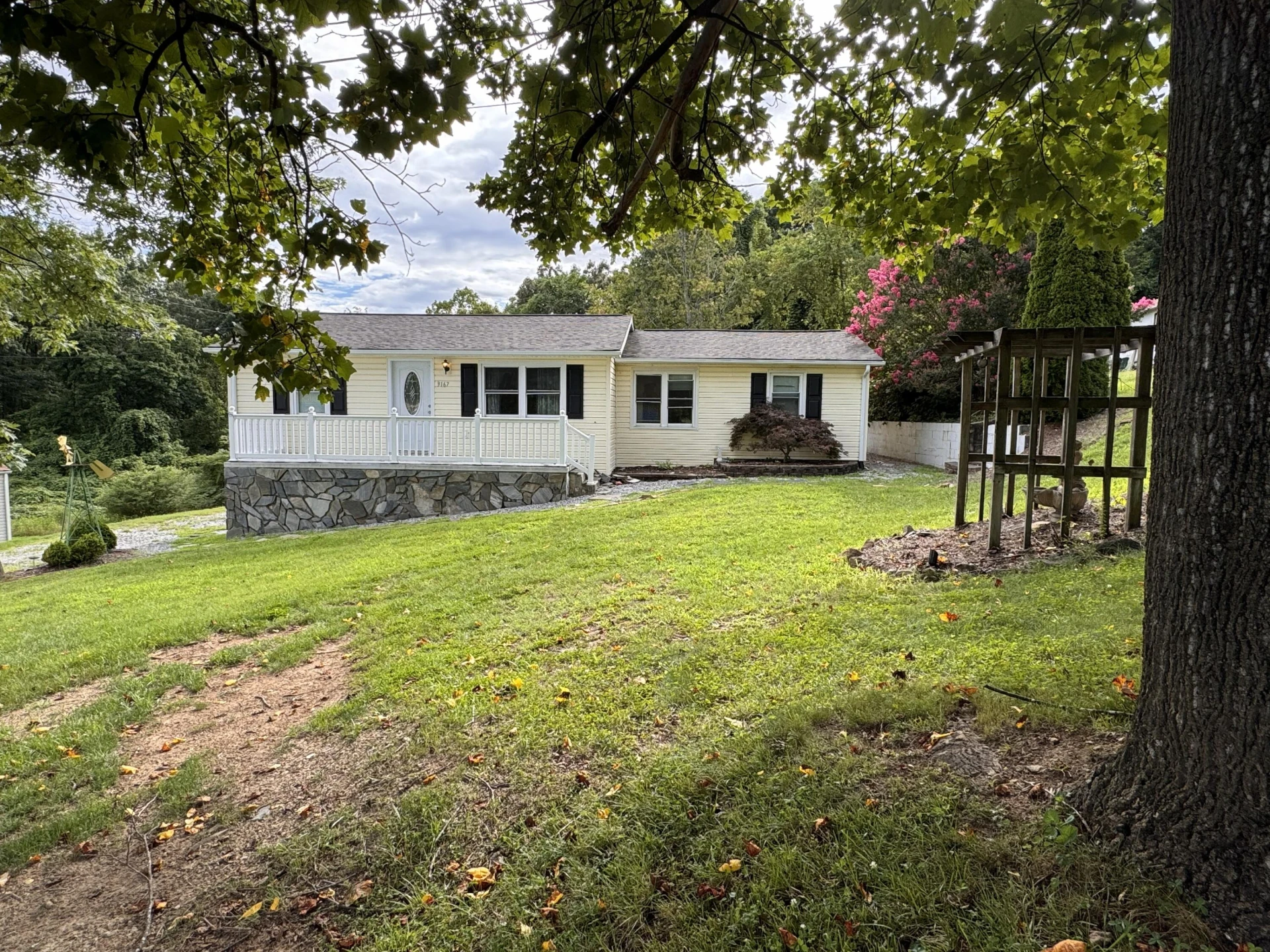 3167 Huffman LN
