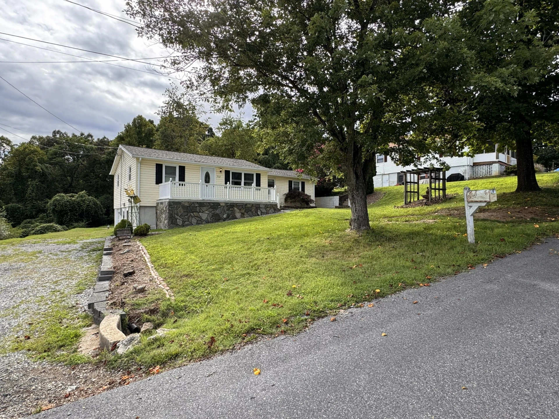 3167 Huffman LN - Photo 2
