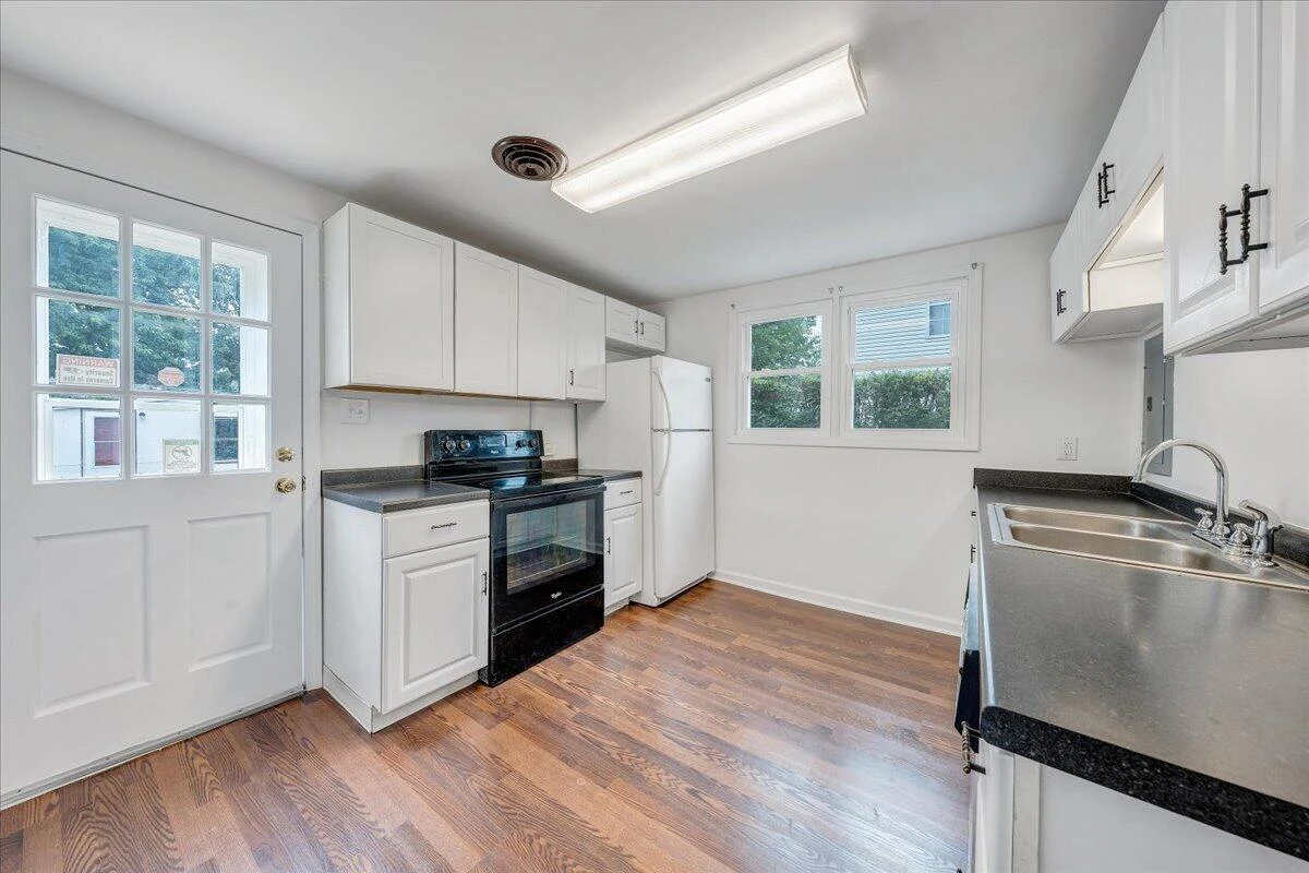 234 Wilson ST - Photo 5
