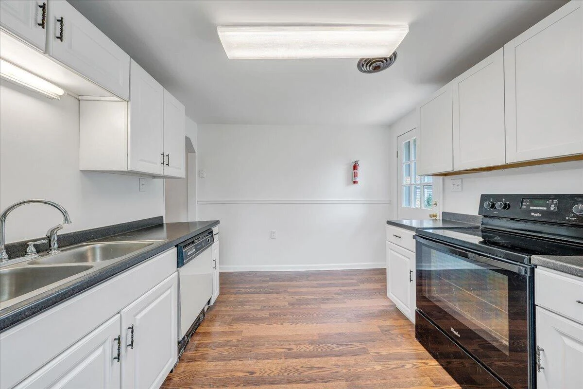 234 Wilson ST - Photo 8
