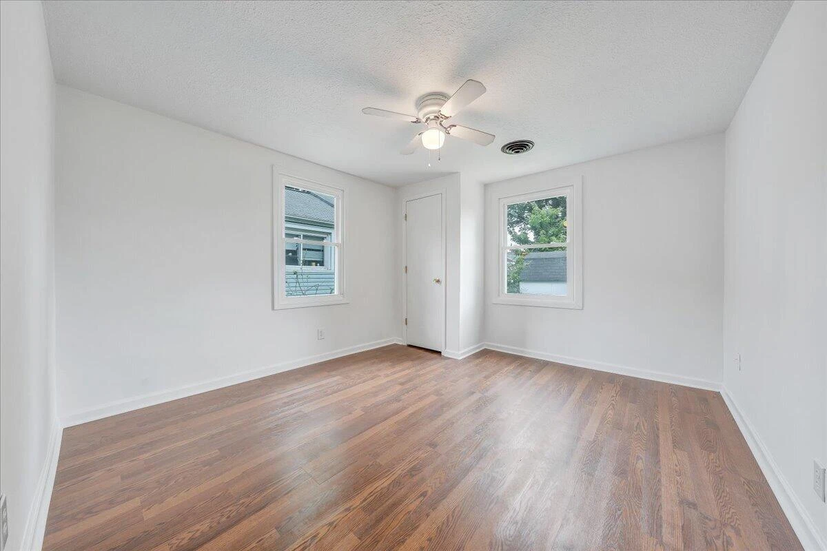 234 Wilson ST - Photo 11