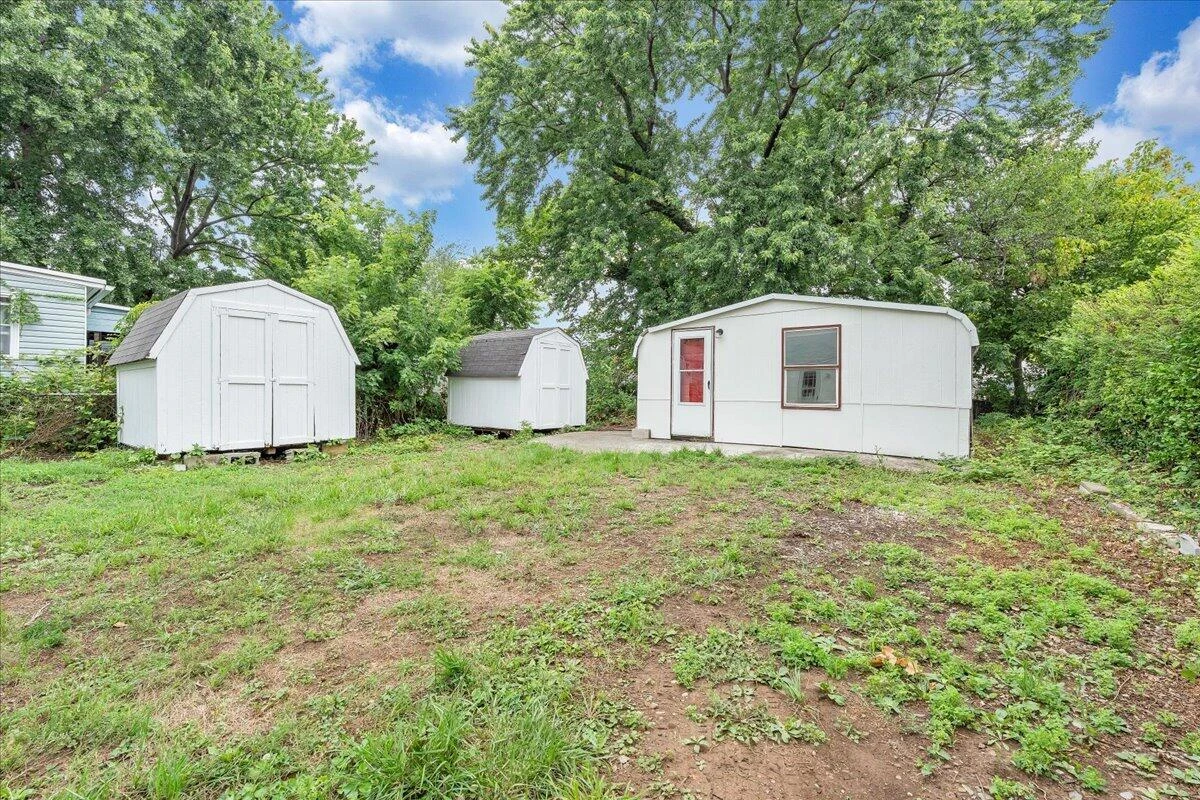 234 Wilson ST - Photo 16