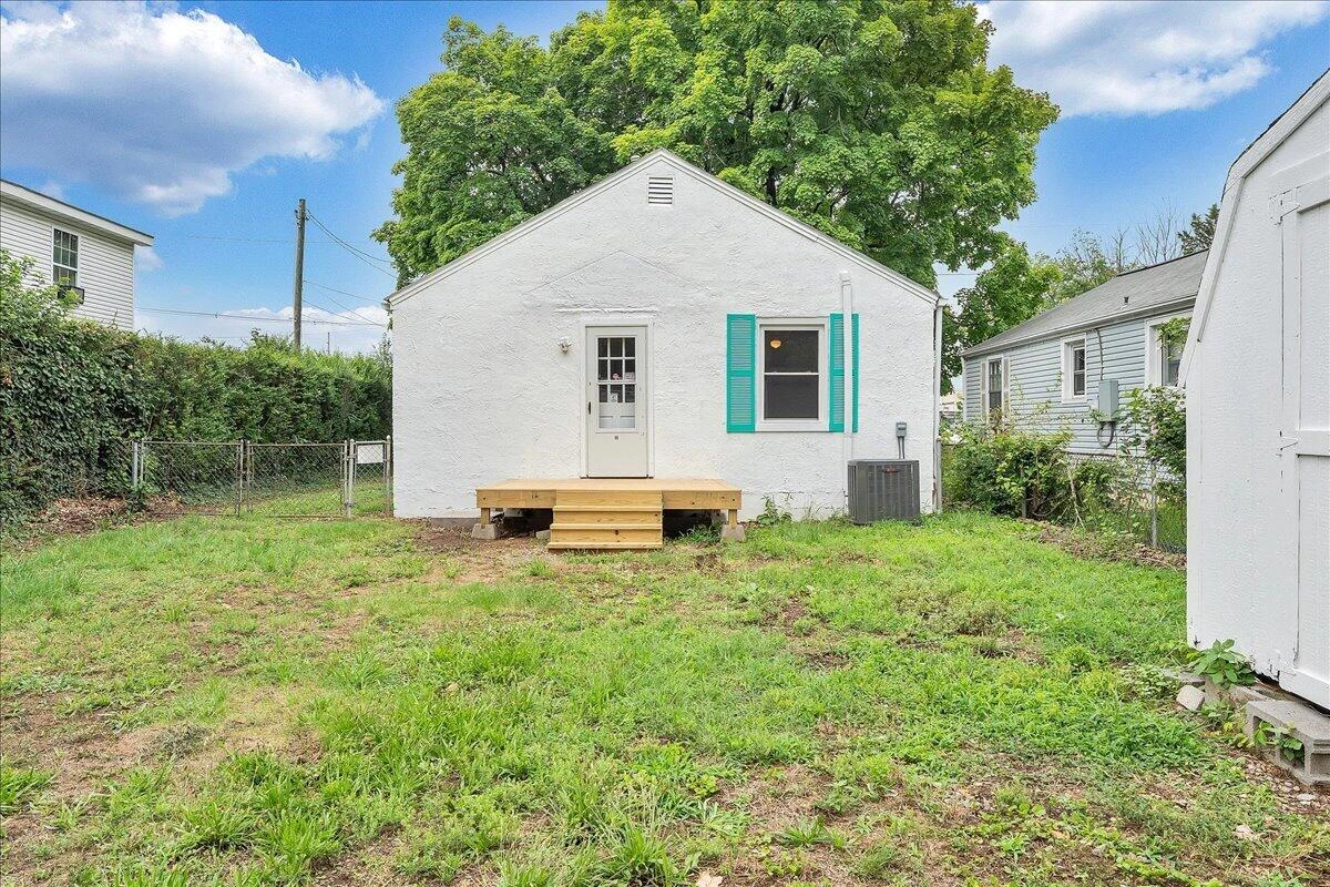 234 Wilson ST - Photo 17