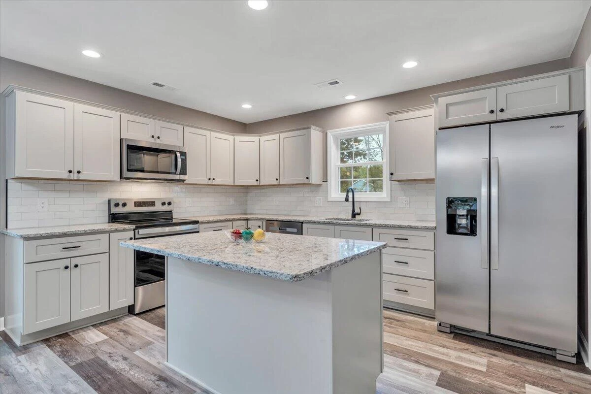 727 Peck ST NW - Photo 12