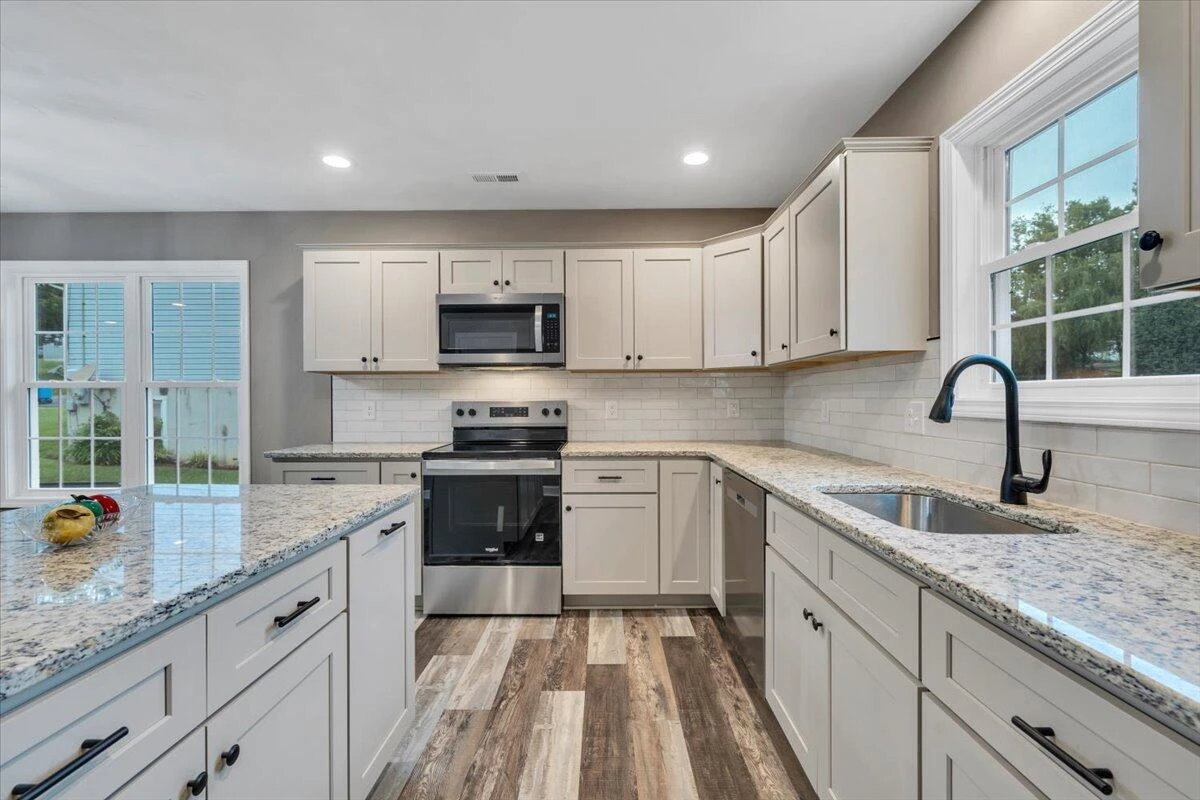 727 Peck ST NW - Photo 14