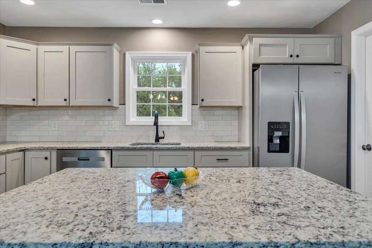727 Peck ST NW - Photo 15