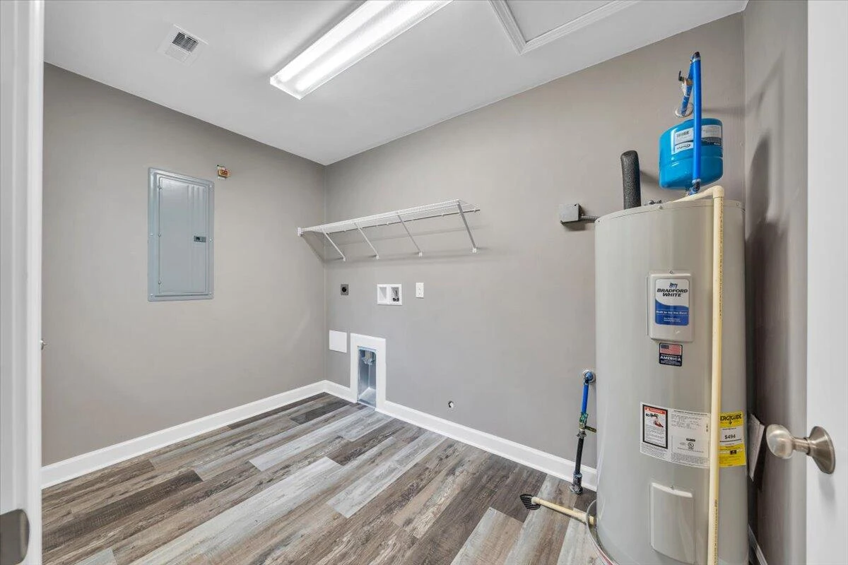 727 Peck ST NW - Photo 25