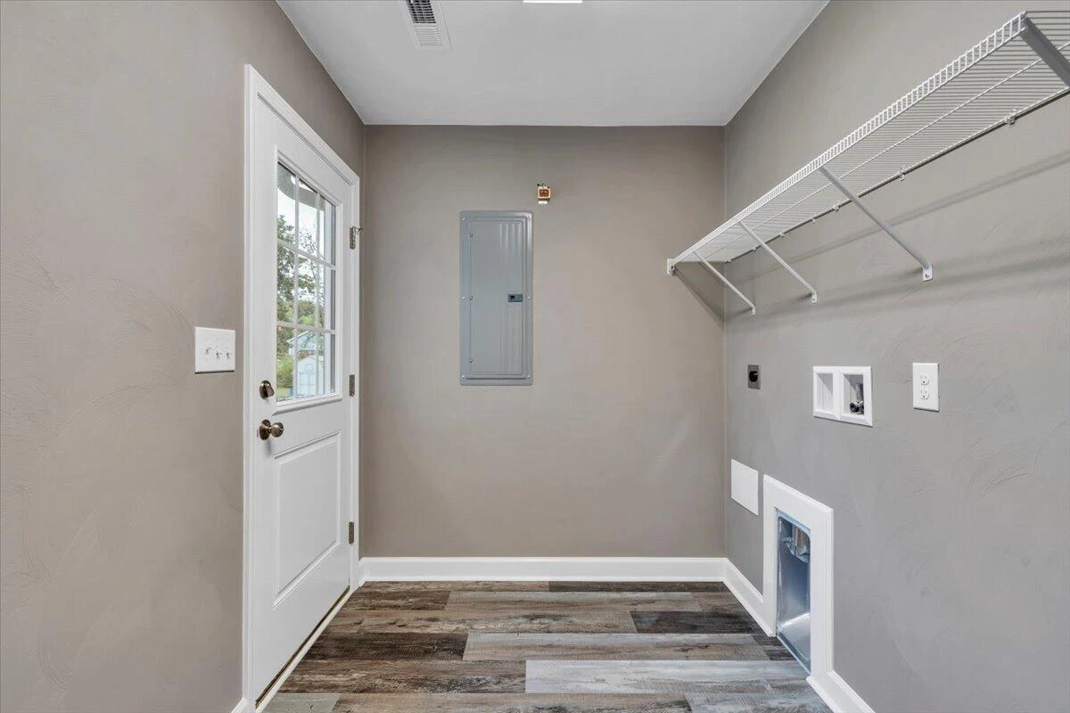 727 Peck ST NW - Photo 26
