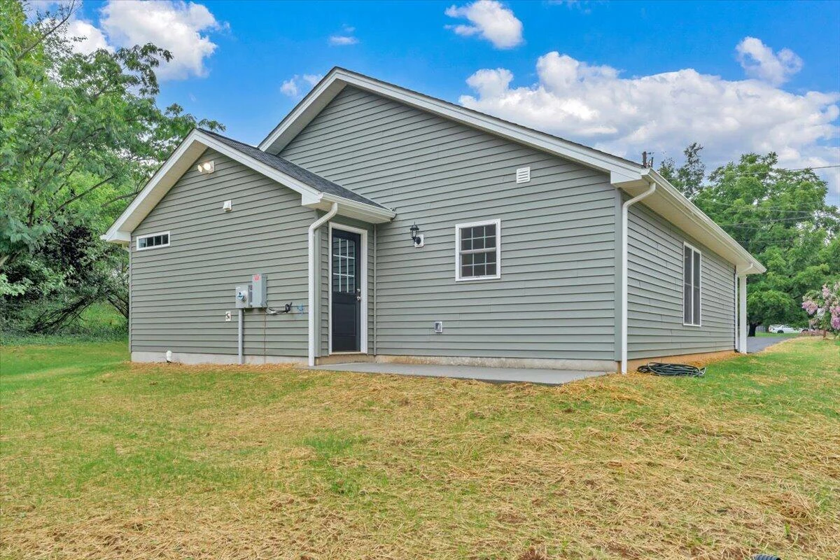 727 Peck ST NW - Photo 30