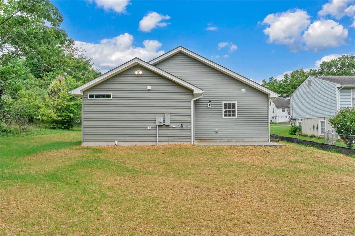 727 Peck ST NW - Photo 33