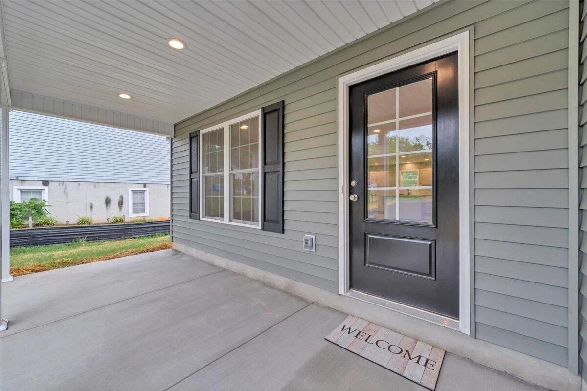 727 Peck ST NW - Photo 5