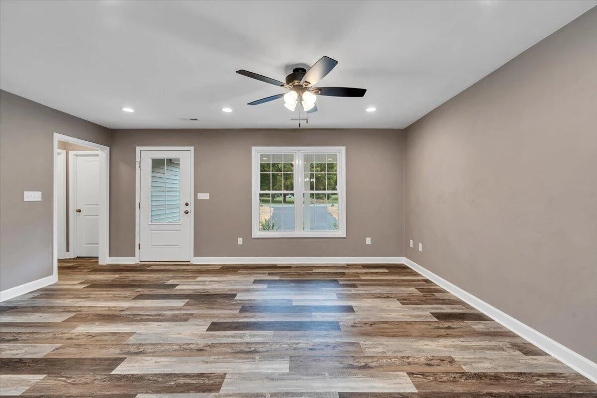727 Peck ST NW - Photo 8