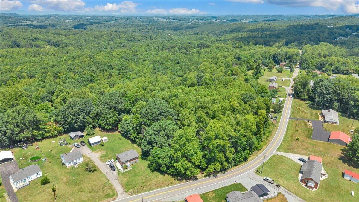 585 Doe Run RD - Photo 4